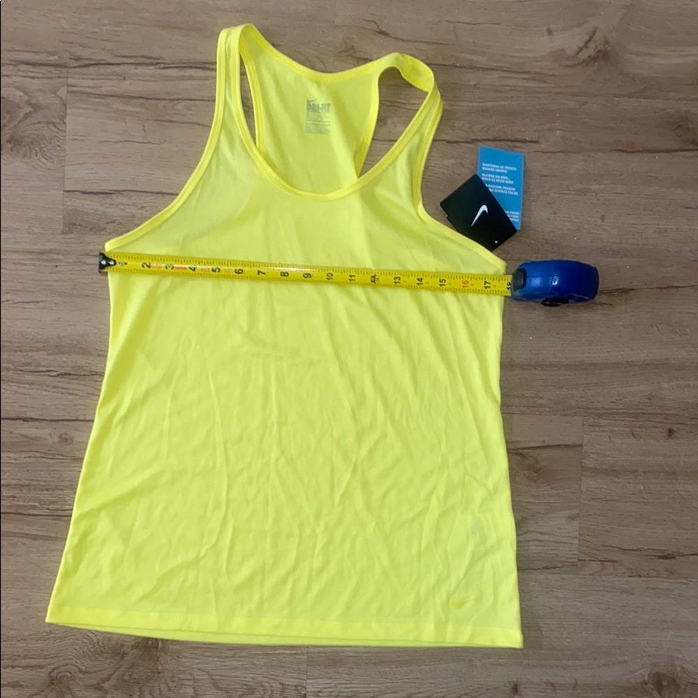 Nike Yellow Fitted Sleeveless Tank Top - Picture 4 of 7
